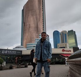 Джони